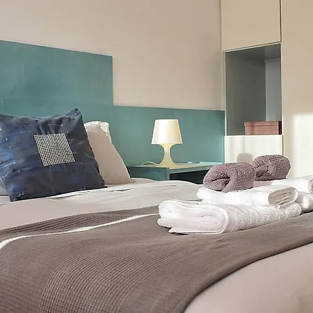 Early Sunshine Apartment
