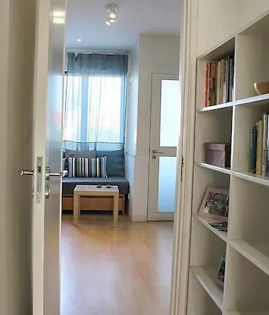 Early Sunshine Apartment